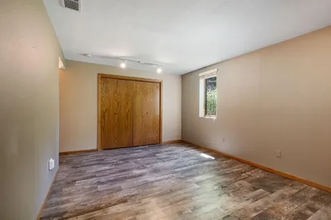 2006 11th Avenue NE Austin MN 55912