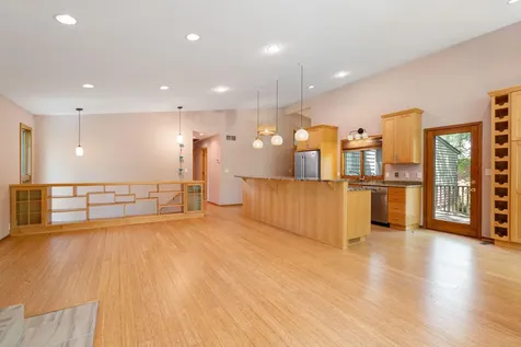 2006 11th Avenue NE Austin MN 55912