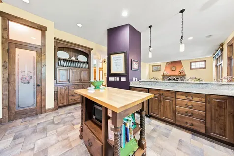 1008 Newhall Drive Faribault MN 55021
