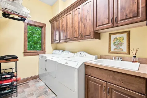 1008 Newhall Drive Faribault MN 55021