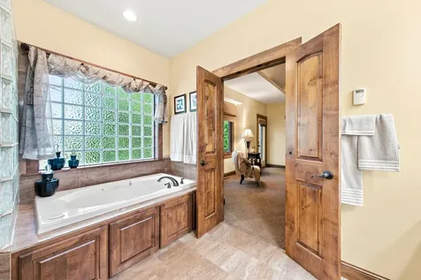 1008 Newhall Drive Faribault MN 55021