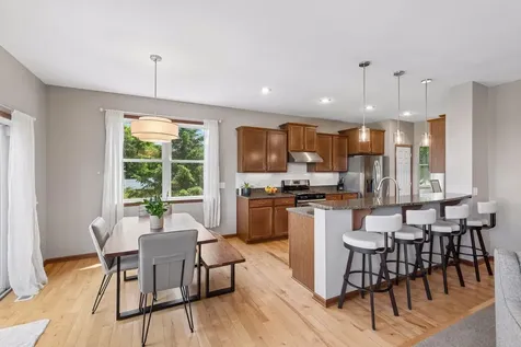 7091 Oak Ridge Court Shakopee MN 55379