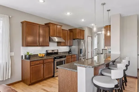 7091 Oak Ridge Court Shakopee MN 55379