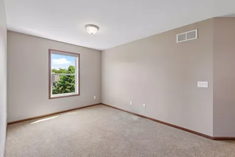 7091 Oak Ridge Court Shakopee MN 55379