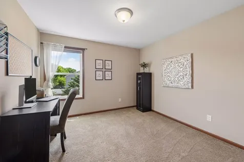 7091 Oak Ridge Court Shakopee MN 55379