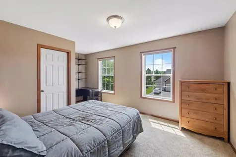 7091 Oak Ridge Court Shakopee MN 55379