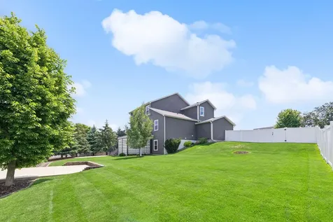 7091 Oak Ridge Court Shakopee MN 55379