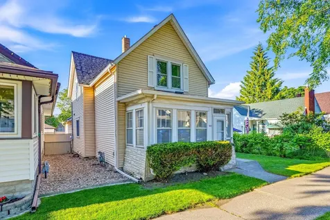 857 Rose Avenue E Saint Paul MN 55106