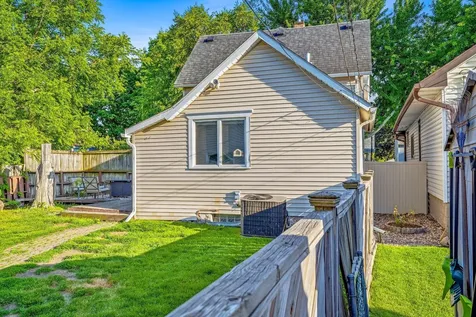 857 Rose Avenue E Saint Paul MN 55106