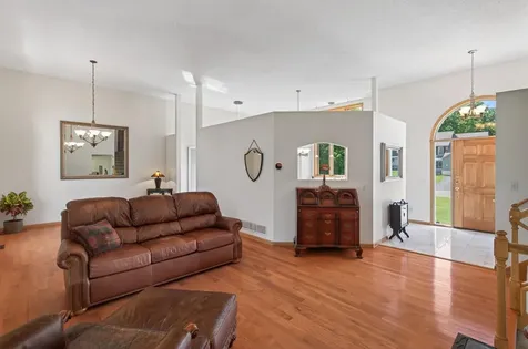1225 Earle Way Burnsville MN 55306