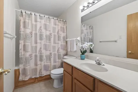 1225 Earle Way Burnsville MN 55306