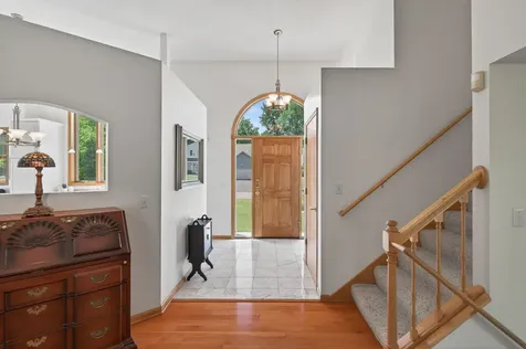 1225 Earle Way Burnsville MN 55306