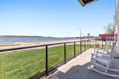 907 N Lakeshore Drive Lake City MN 55041