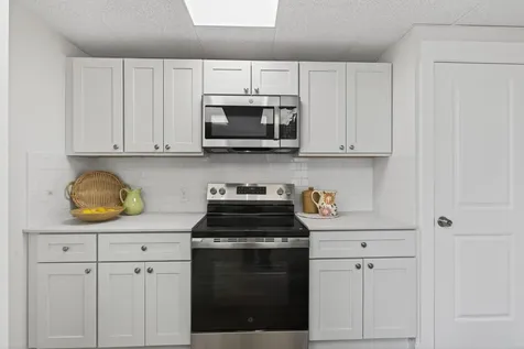 1806 Sherwood Avenue Saint Paul MN 55119