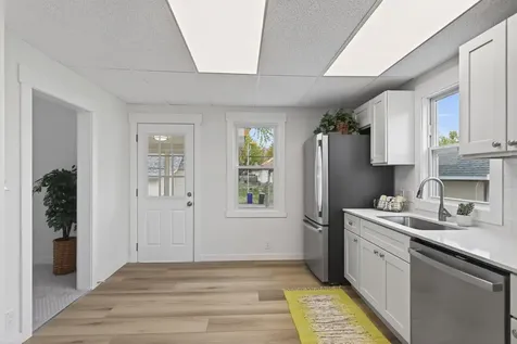 1806 Sherwood Avenue Saint Paul MN 55119