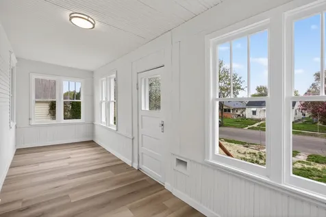1806 Sherwood Avenue Saint Paul MN 55119