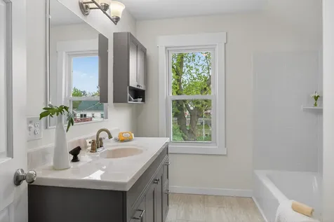 1806 Sherwood Avenue Saint Paul MN 55119