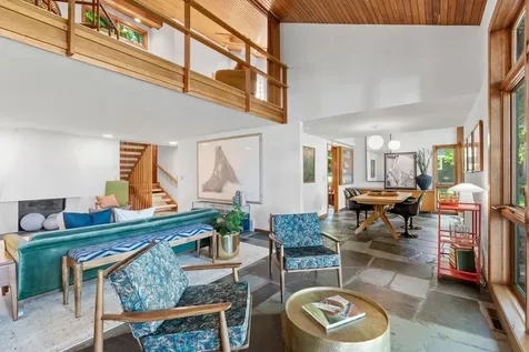 27665 Island View Road Excelsior MN 55331