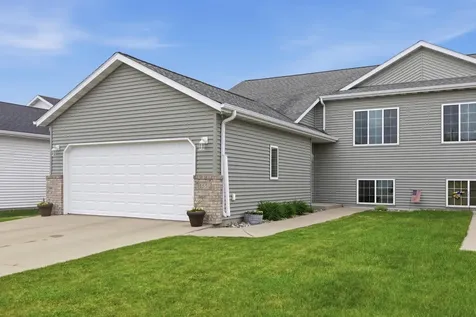 1551 34th Avenue S Moorhead MN 56560