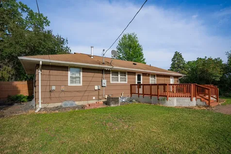 5913 Colfax Avenue N Brooklyn Center MN 55430