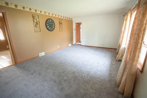 5913 Colfax Avenue N Brooklyn Center MN 55430