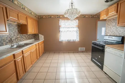 5913 Colfax Avenue N Brooklyn Center MN 55430