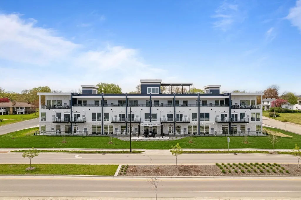 907 N Lakeshore Drive Lake City MN 55041