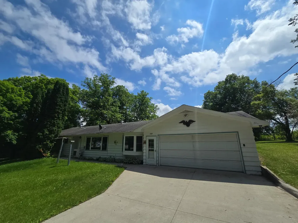 321 E Scharf Avenue Vergas MN 56587