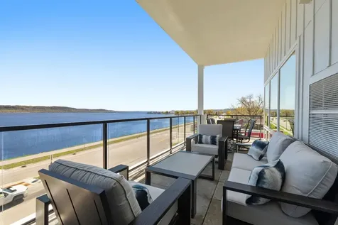 907 N Lakeshore Drive Lake City MN 55041