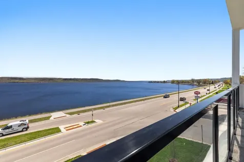 907 N Lakeshore Drive Lake City MN 55041