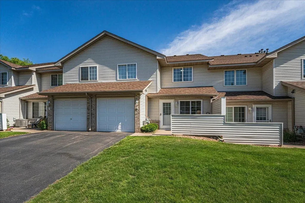 2775 W Ranchview Lane N Plymouth MN 55447