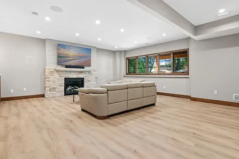 609 Callahan Place Mendota Heights MN 55118