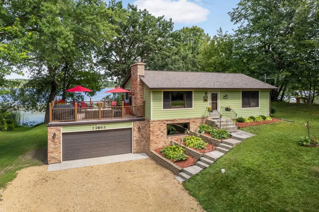27985 Lakelawn Drive Lindstrom MN 55045