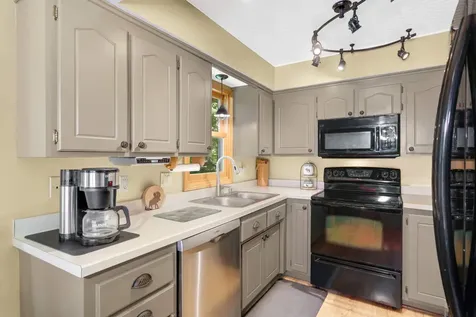 27985 Lakelawn Drive Lindstrom MN 55045
