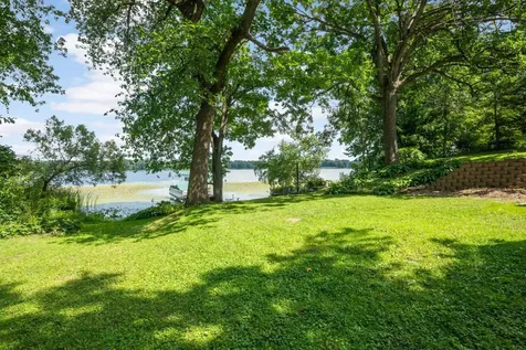 27985 Lakelawn Drive Lindstrom MN 55045