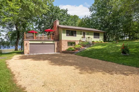 27985 Lakelawn Drive Lindstrom MN 55045
