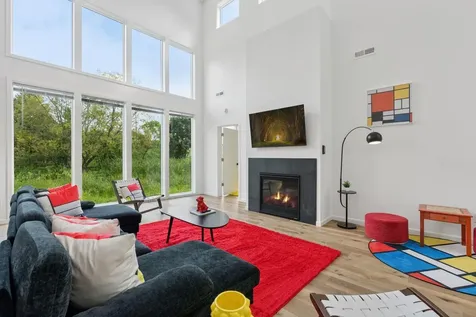 1013 Gardner Street Wayzata MN 55391