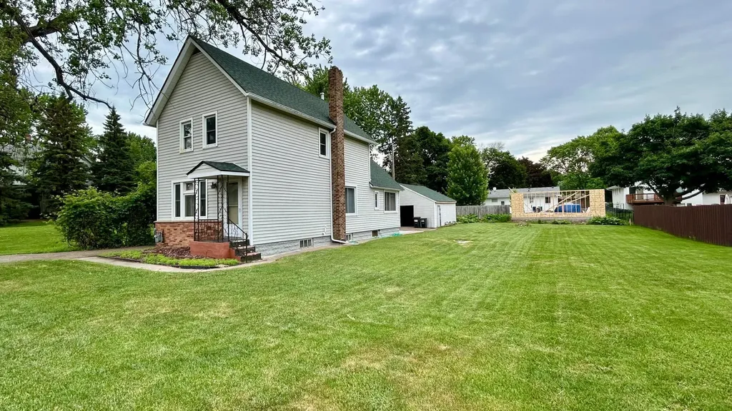1380 Charlton Street West Saint Paul MN 55118
