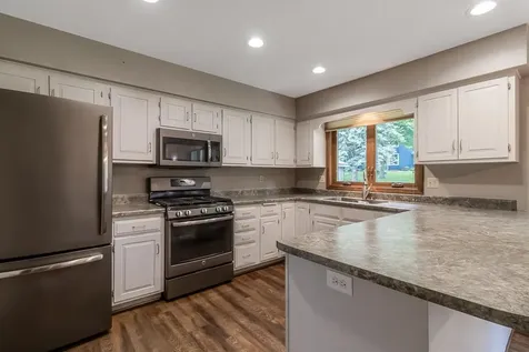 519 4th Street SW Madelia MN 56062