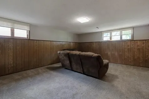 519 4th Street SW Madelia MN 56062