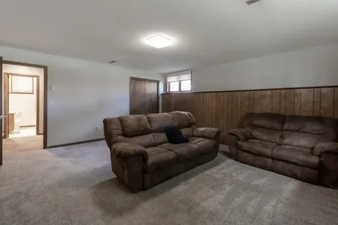 519 4th Street SW Madelia MN 56062