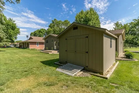 519 4th Street SW Madelia MN 56062