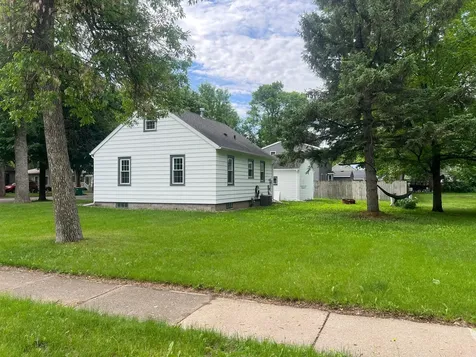 327 N Gilman Avenue Litchfield MN 55355