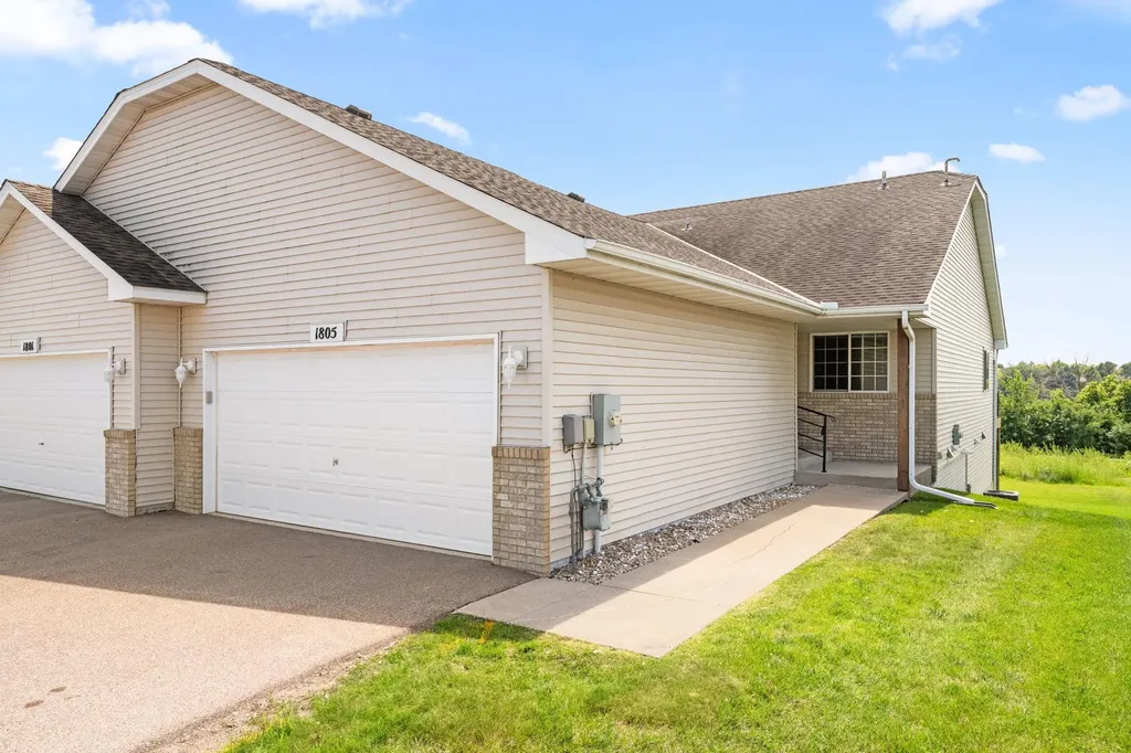 1805 Lakeridge Way Waconia MN 55387