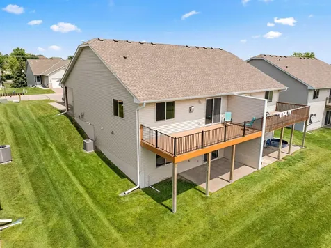 1805 Lakeridge Way Waconia MN 55387