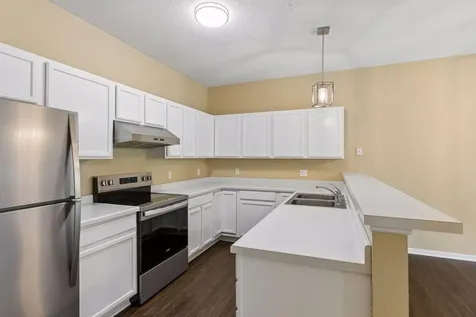 454 Willoughby Way W Hopkins MN 55305