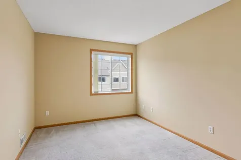 454 Willoughby Way W Hopkins MN 55305