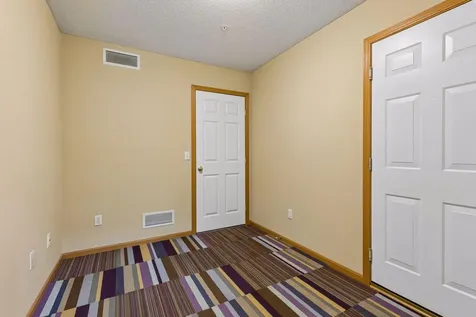 454 Willoughby Way W Hopkins MN 55305