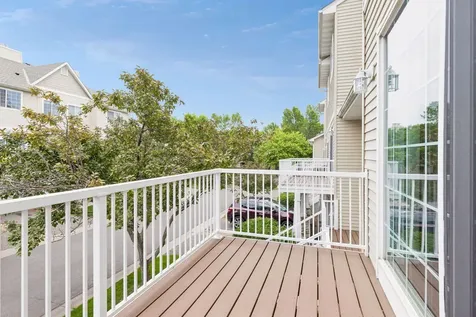 454 Willoughby Way W Hopkins MN 55305