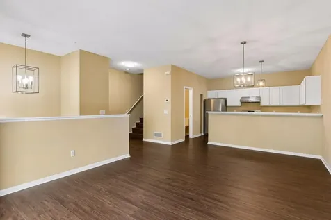 454 Willoughby Way W Hopkins MN 55305